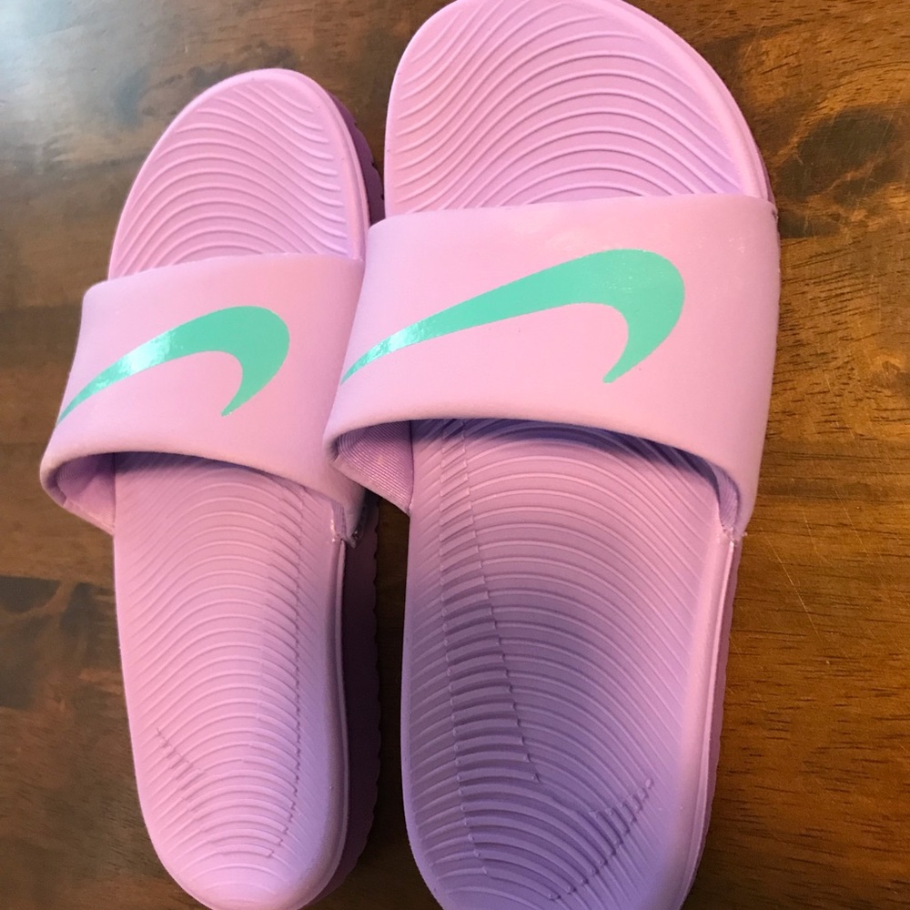 Girls nike slides